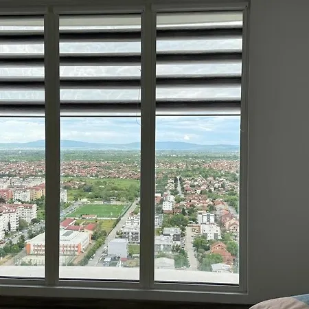 Daire Penthouse Views-free Pool & Üsküp