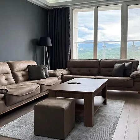 Daire Penthouse Views-free Pool & *