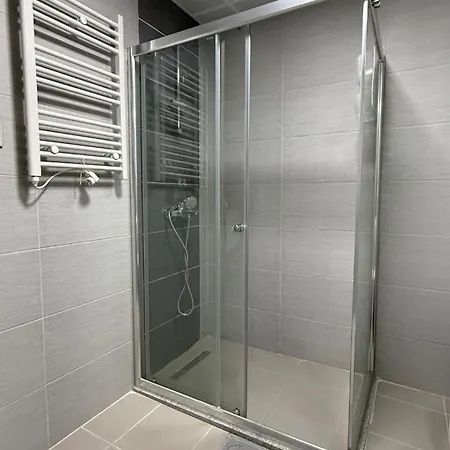 Daire Penthouse Views-free Pool & Üsküp