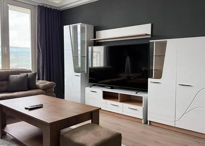 Appartement Penthouse Views-free Pool & Skopje