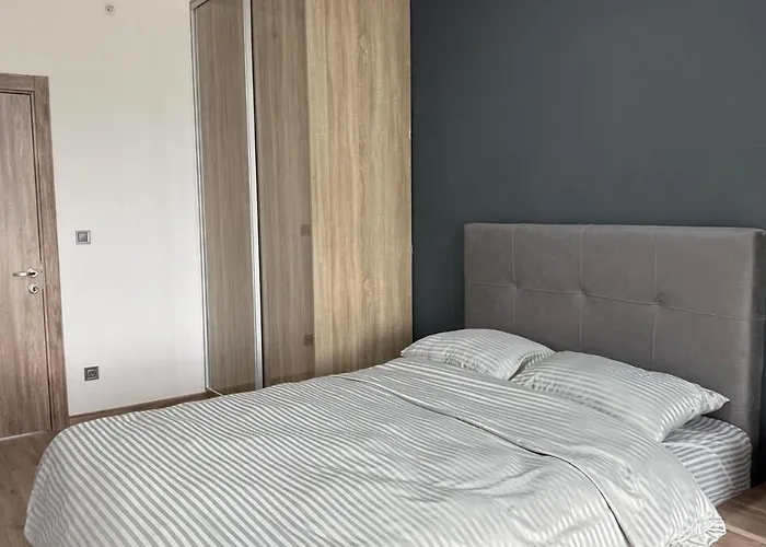 Penthouse Views-free Pool & Appartement Skopje