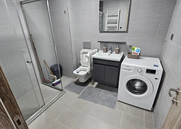 Penthouse Views-free Pool & * Skopje